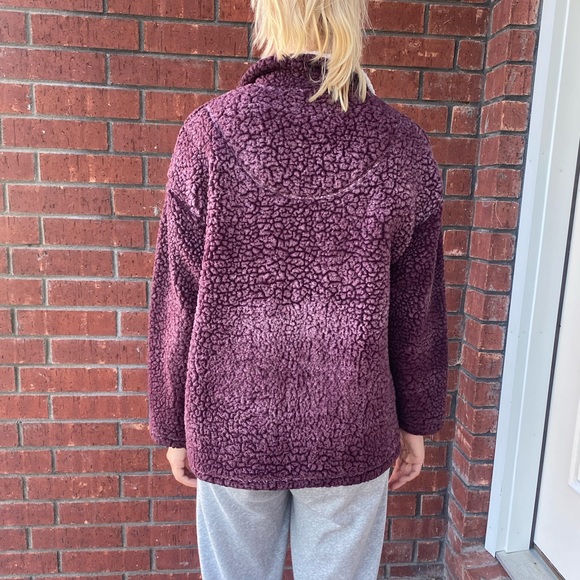 Medium~ Maroon Fuzzy Pullover - Picture 5 of 7